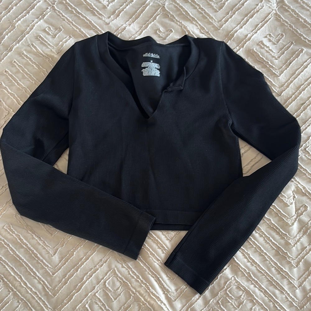 Black Long Sleeve Women's Crop Top (M)